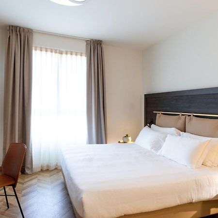 Hatelier Garda Home by Enjoy Garda Hotel Peschiera del Garda Buitenkant foto