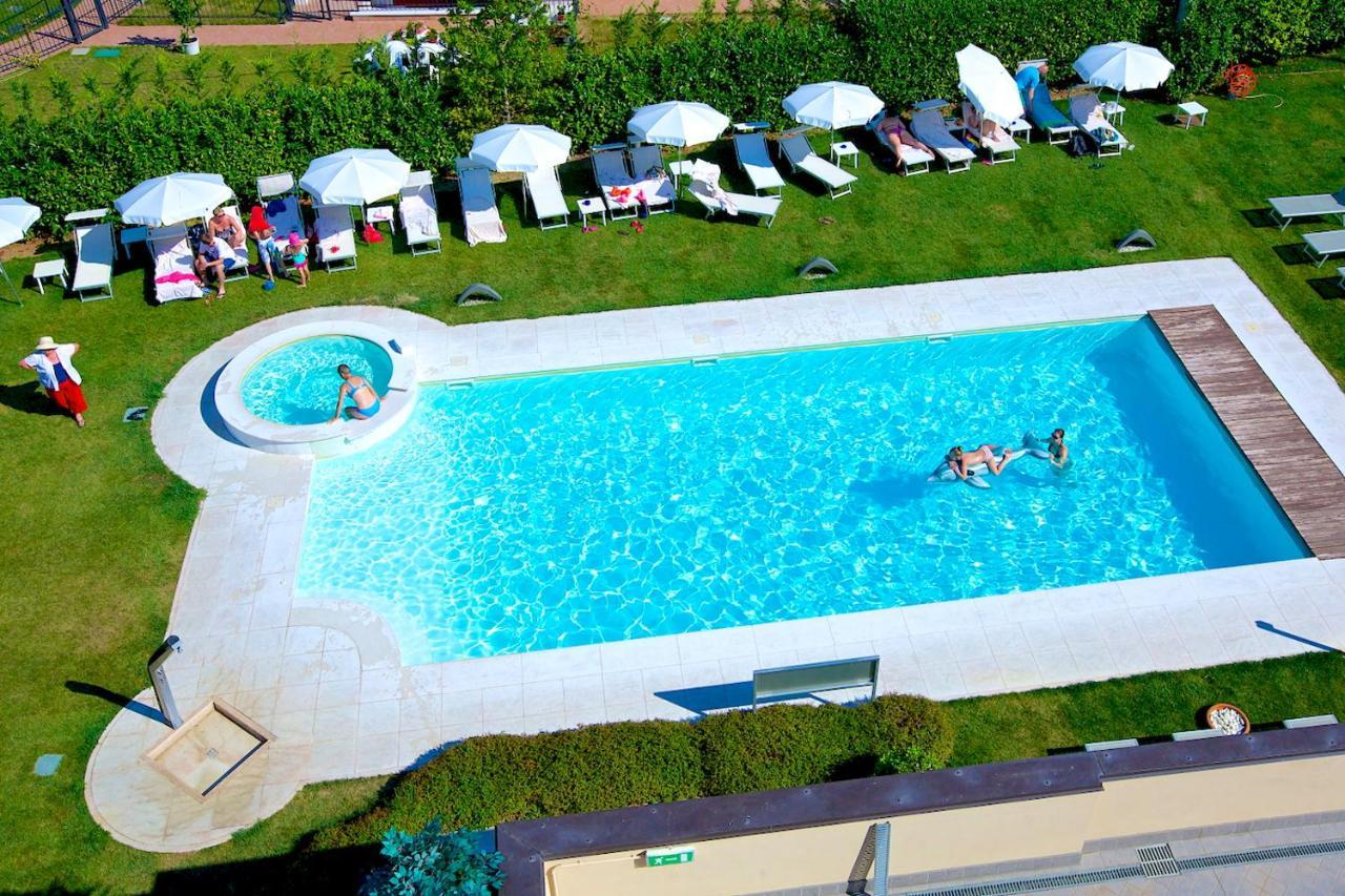 Hatelier Garda Home by Enjoy Garda Hotel Peschiera del Garda Buitenkant foto