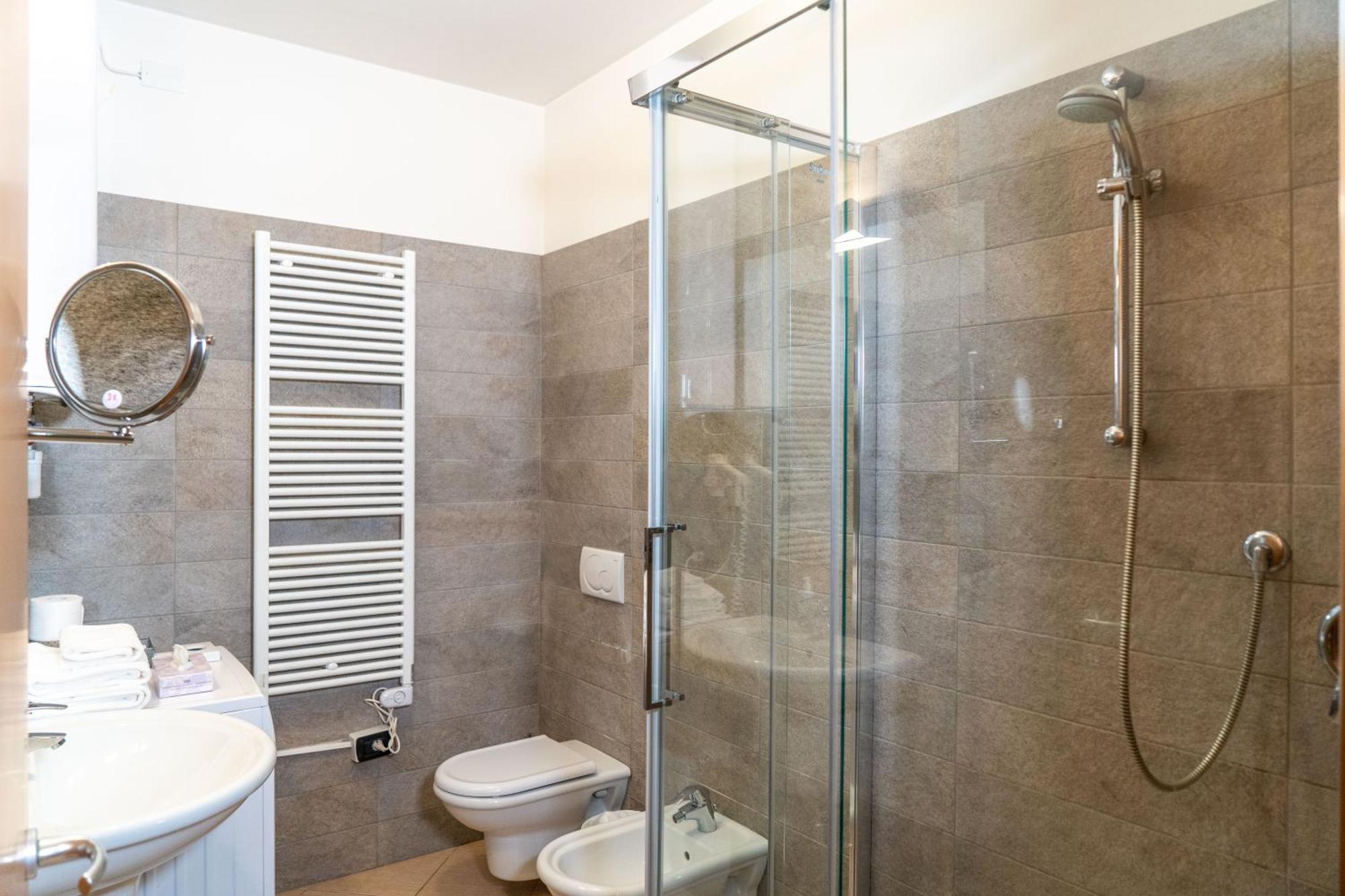 Hatelier Garda Home by Enjoy Garda Hotel Peschiera del Garda Buitenkant foto
