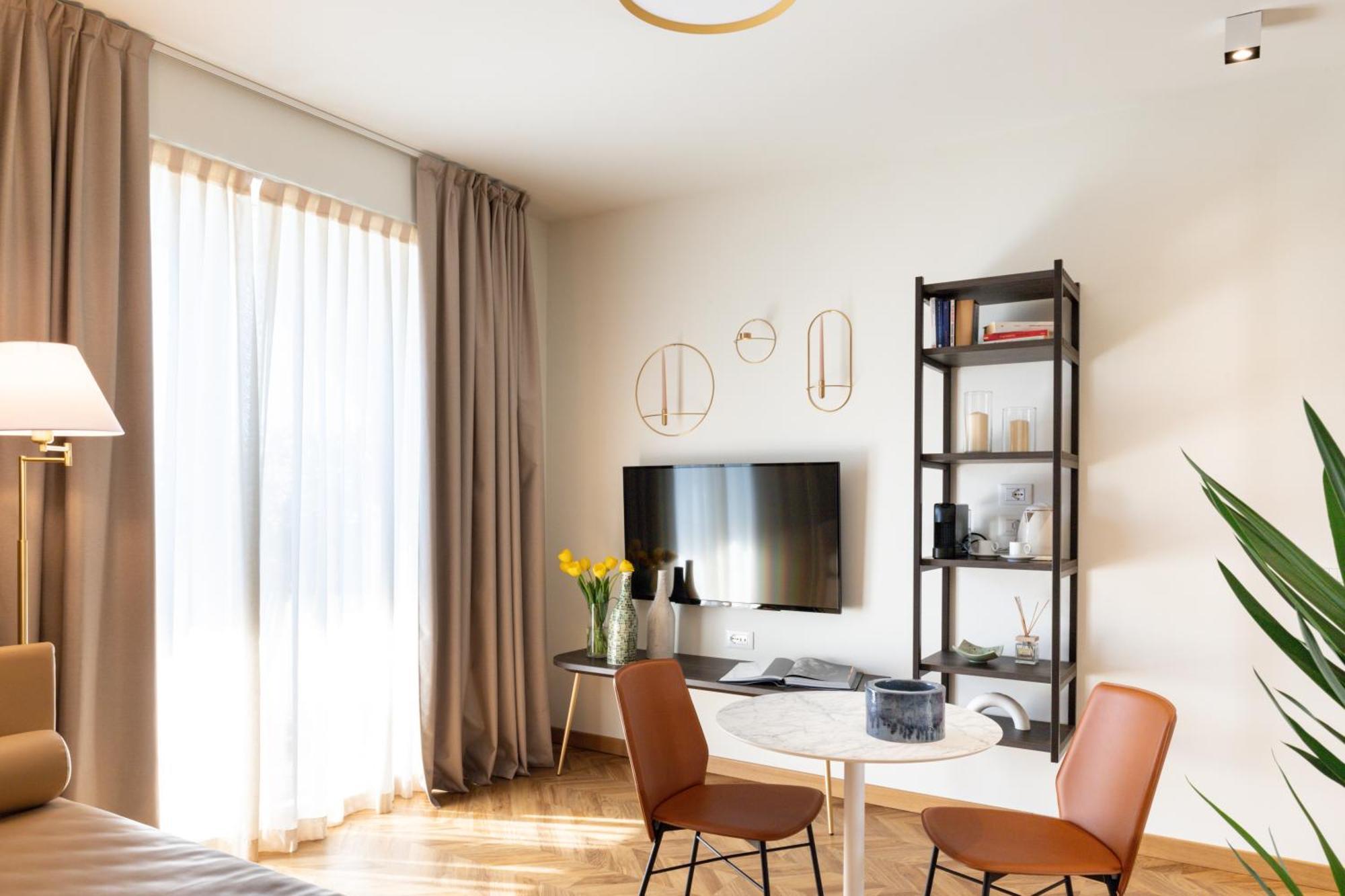 Hatelier Garda Home by Enjoy Garda Hotel Peschiera del Garda Buitenkant foto