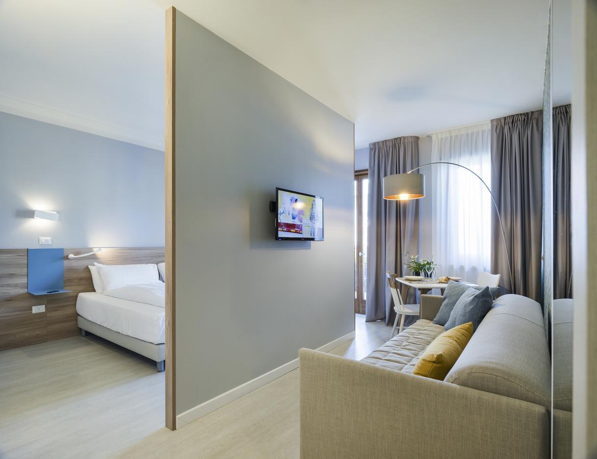 Hatelier Garda Home by Enjoy Garda Hotel Peschiera del Garda Buitenkant foto