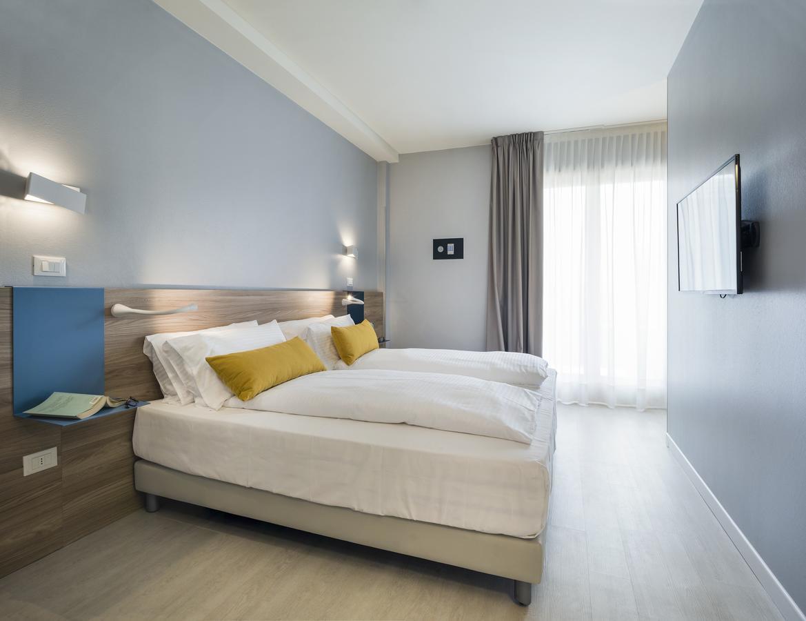 Hatelier Garda Home by Enjoy Garda Hotel Peschiera del Garda Buitenkant foto